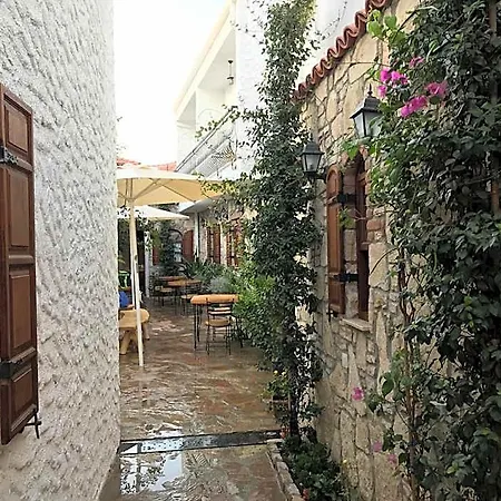 Monza House 2* Siğacık